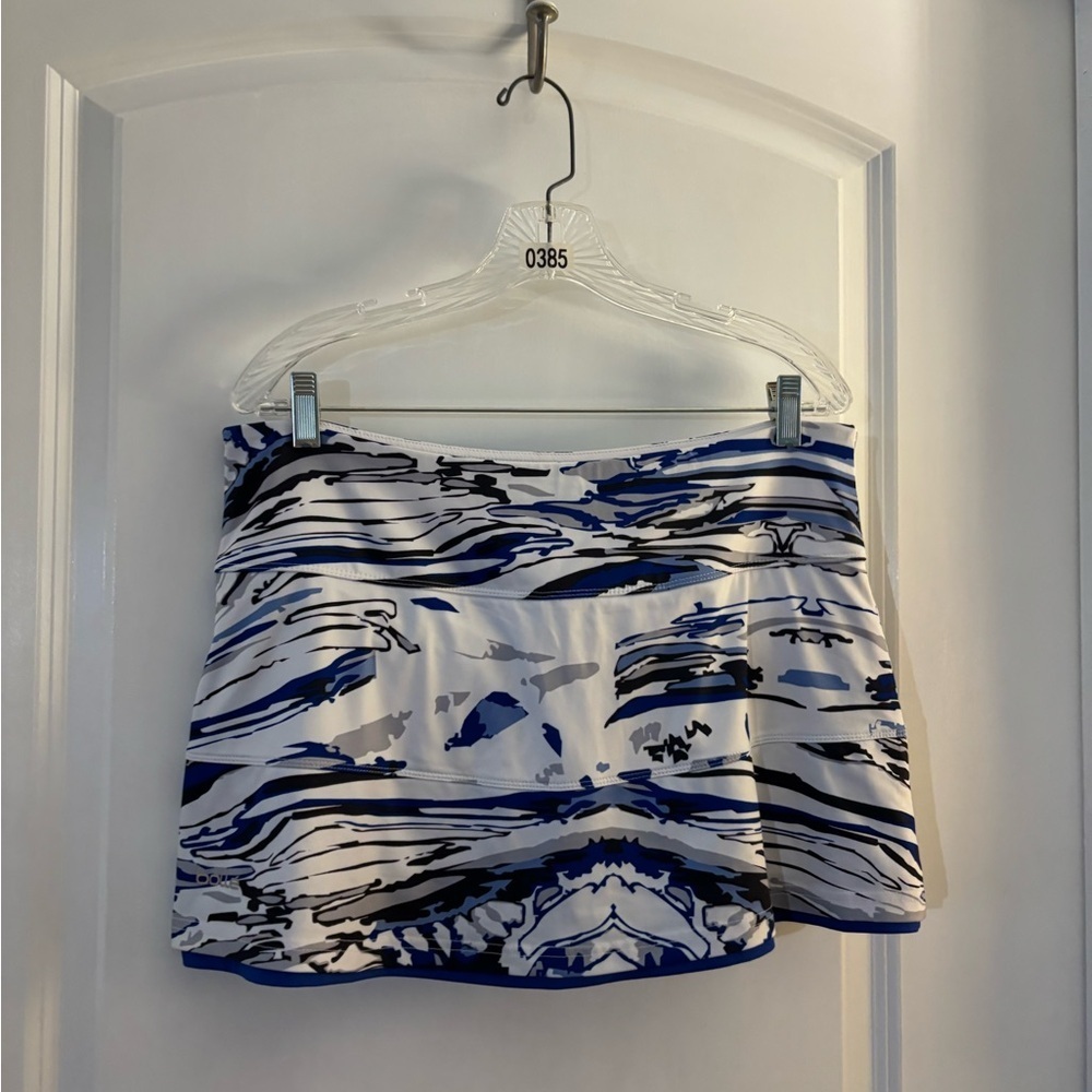 Bolle’ Blue and White Abstract Print  athletic Skort Sz L
